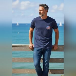 NWT Men's Vineyard Vines Whale American Flag Graphic T-shirt Size M